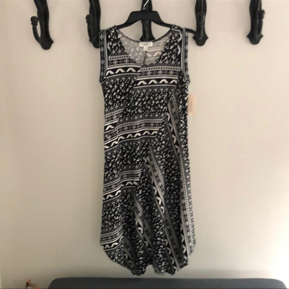 John Paul Richard Sleeveless Black and White Dress Petite Medium